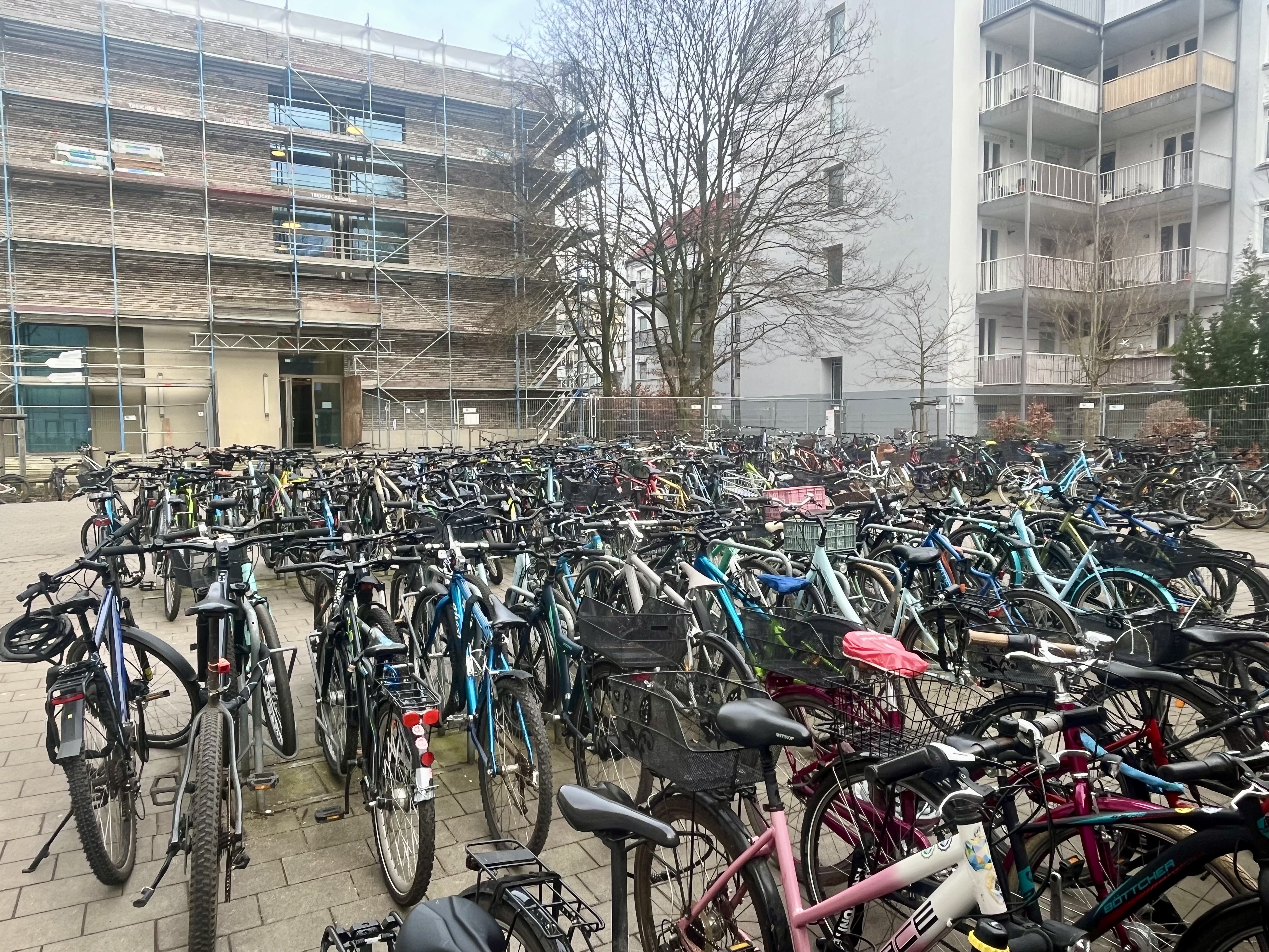 Fahrräder an der CFS