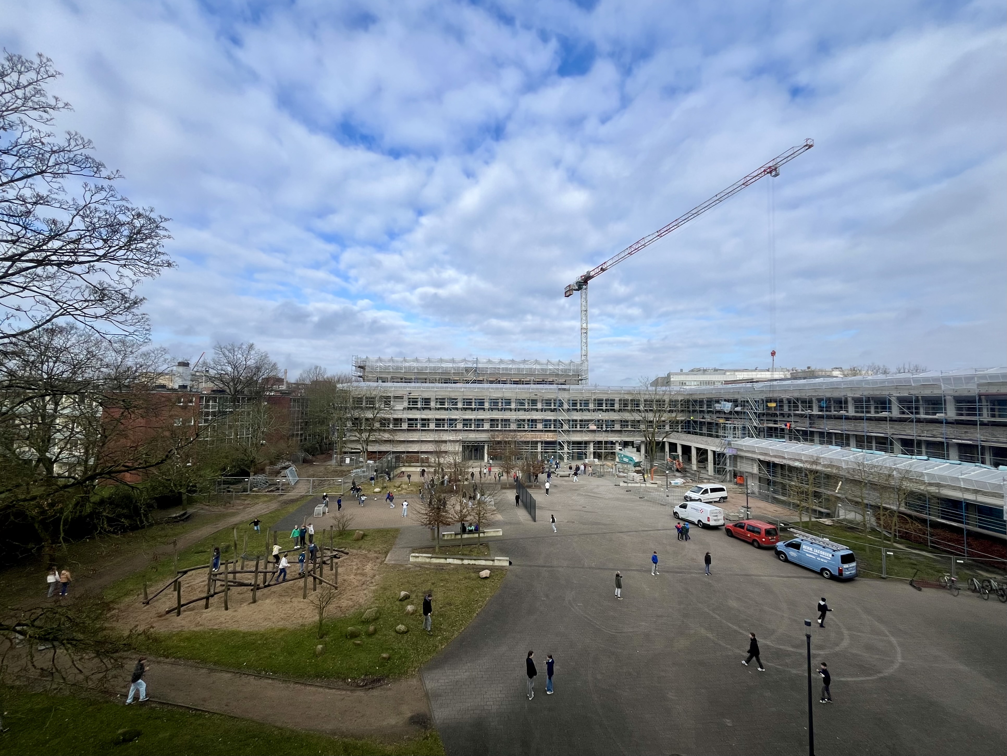 Neubau mit Gerüsten